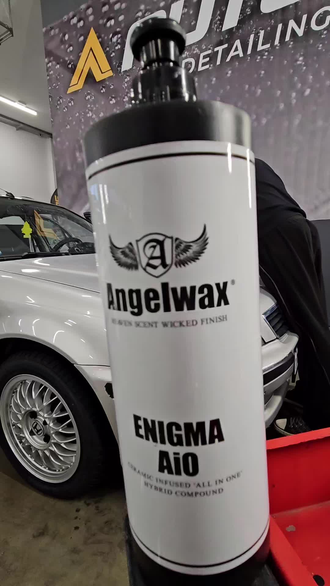 Chcesz szybko odświeżyć swoje auto? 
Pakiet One Day Spa obejmuje:
Mycie pojazdu z usunięciem osadów metalicznych oraz drobinek smoły I asfaltu
Polerowanie lakieru pastą AiO
Odkurzanie wnętrza 
Mycie szyb. 
Koszt 1299 zł 

 #autoredetailing #przemyśl #autorecardetailing